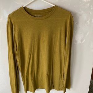 Men’s BANANA REPUBLIC pull-over tee, Size L